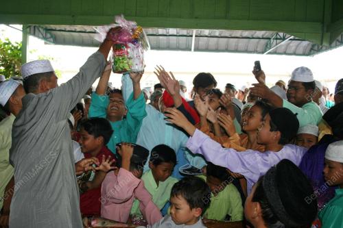 DATUK NIK ABDUL AZIZ NIK MAT