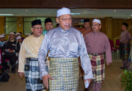 DATUK AHMAD YAKOB 