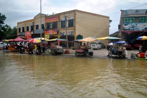 KB08_13012014_BANJIR_JALAN