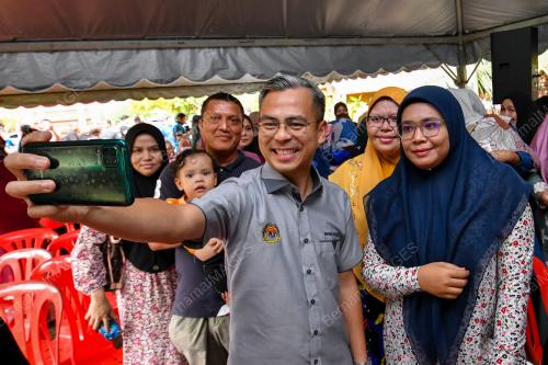 AHMAD FAHMI MOHAMED FADZIL
