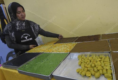 KUIH BUTIR NAKO EMAS