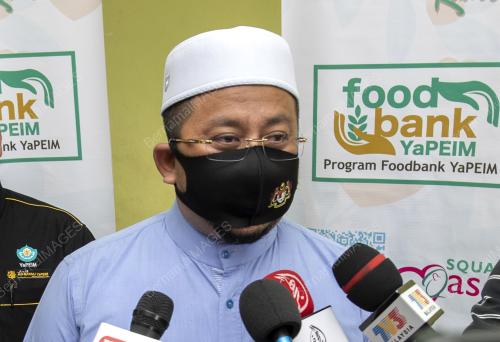 DATUK AHMAD MARZUK SHAARY