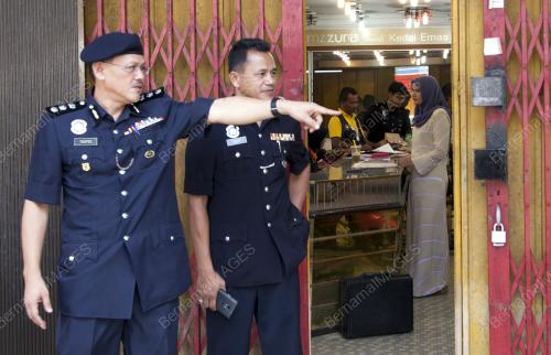 KB08_15102015_KEDAI_EMAS