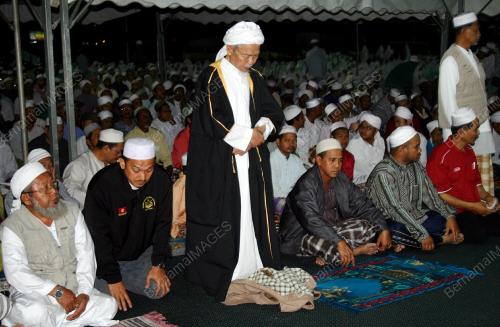 DATUK NIK ABDUL AZIZ NIK MAT