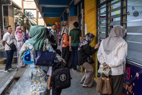 HARI PERTAMA PERSEKOLAHAN KELANTAN