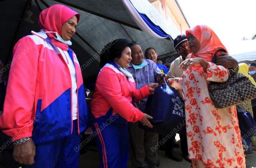 KB08_18012015_BANTUAN_BANJIR
