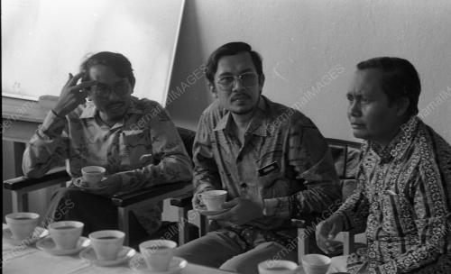 KB08_18022015_ANWAR_TUTUP