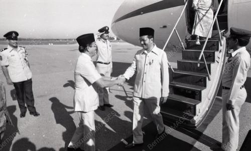 DR. MAHATHIR MOHAMAD
