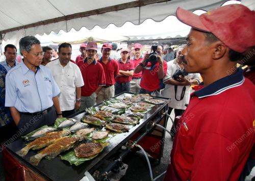 MUSTAPA MOHAMED