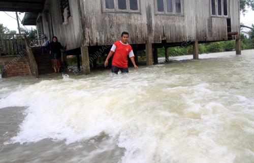 KB08_20122014_RUMAH_BANJIR