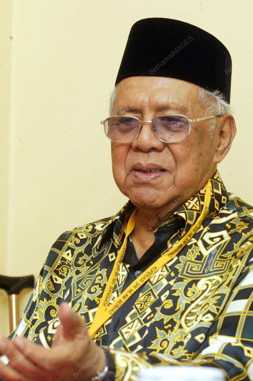 TENGKU AHMAD RITHAUDDEEN