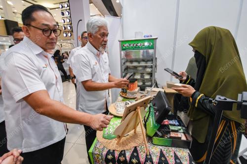 DATUK MOHAMED ROZHAN MOHD GHAZALLI