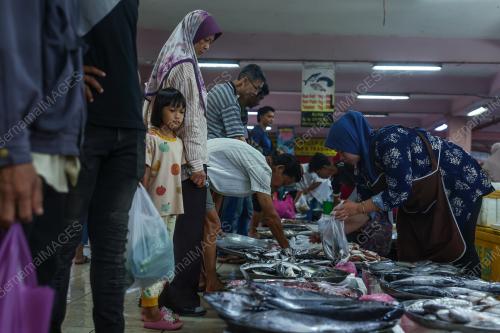 PENIAGA WANITA PASAR SITI KHADIJAH