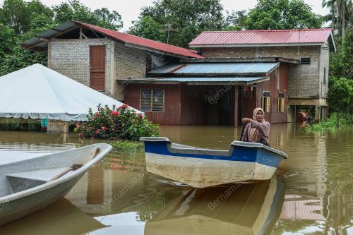 TINJAUAN BANJIR DI KG TERSANG