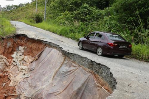 TINJAUAN JALAN ROSAK DI POS TUEL