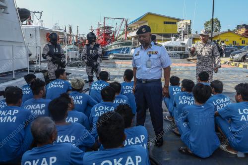 RAMPASAN BOT NELAYAN ASING VIETNAM