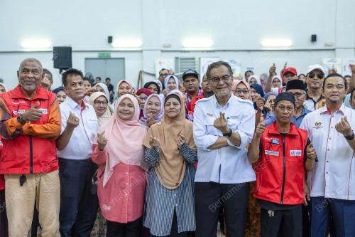 DATUK SERI DR DZULKEFLY AHMAD