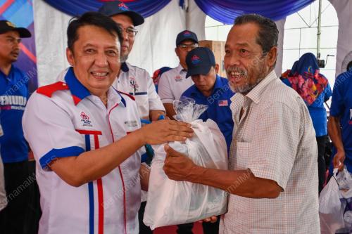 DATUK AHMAD JAZLAN YAAKUB