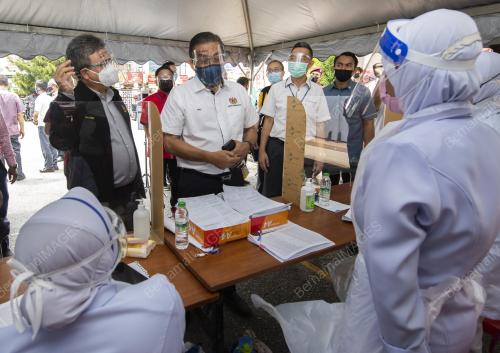 DATUK SERI TAKIYUDDIN HASSAN