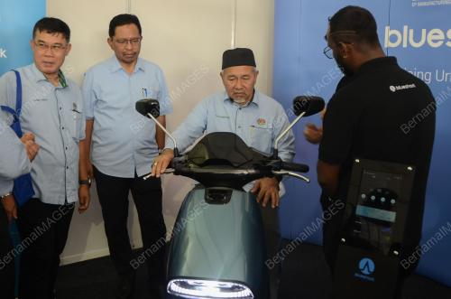 DATUK SERI TUAN IBRAHIM TUAN MAN