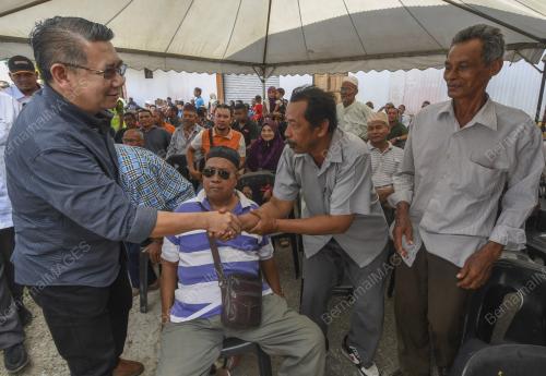 DATUK SERI SALAHUDDIN AYUB
