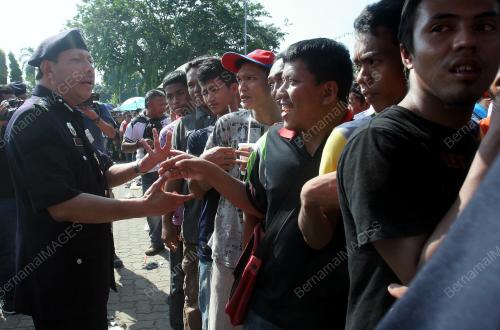 KB08_30102013_AZHAM_TIKET