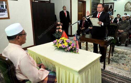 KB09_01012014_ANGKAT_SUMPAH