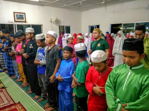 KB09_03062019_ORANG_ASLI_SOLAT_BERJEMAAH
