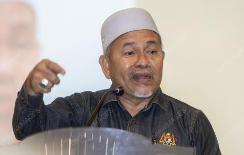 DATUK SERI TUAN IBRAHIM TUAN MAN
