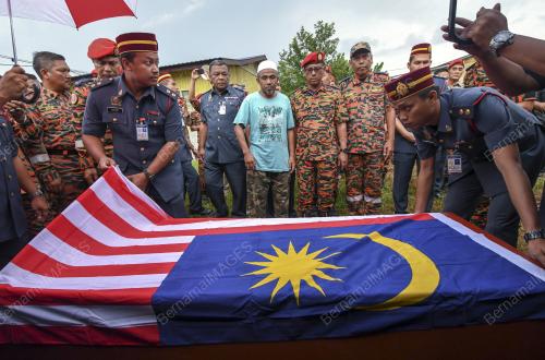 KB09_04102018_BOMBA_LEMAS