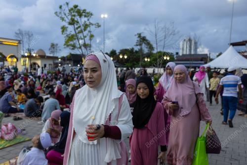 RIBUT BAZAR RAMADAN STADIUM