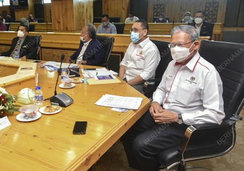 DATUK SERI MUSTAPA MOHAMED