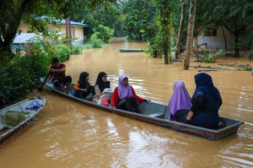 BANJIR DI KAMPUNG LIMAU KASTURI