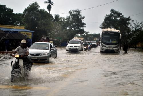 KB09_13012014_BANJIR_JALAN
