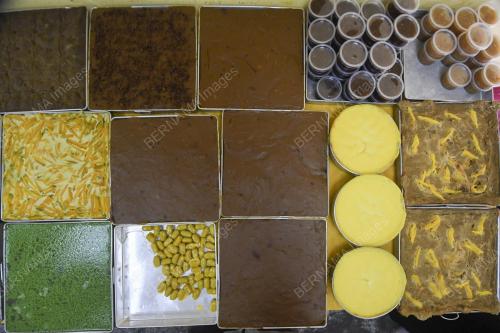 KUIH BUTIR NAKO EMAS