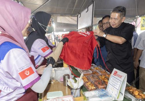 DATUK SERI SALAHUDDIN AYUB