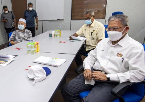DATUK SERI MUSTAPA MOHAMED