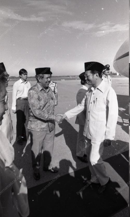 DR. MAHATHIR MOHAMAD