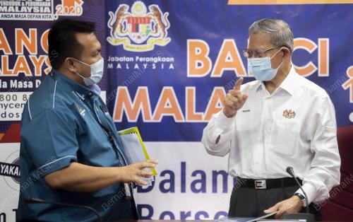 DATUK SERI MUSTAPA MOHAMED