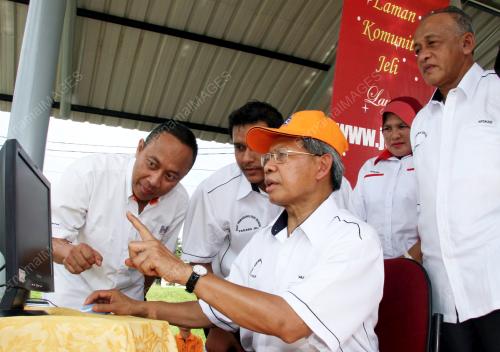 MUSTAPA MOHAMED