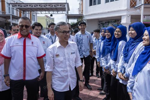 FAHMI FADZIL
