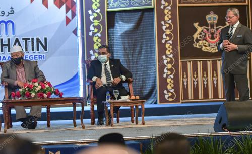 DATUK SERI MUSTAPA MOHAMED