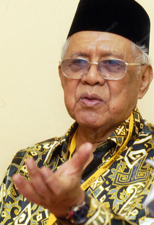 TENGKU AHMAD RITHAUDDEEN