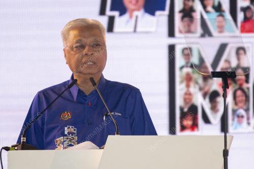 DATUK SERI ISMAIL SABRI YAAKOB