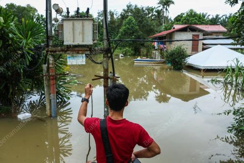 TINJAUAN BANJIR DI KG TERSANG