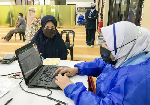VAKSIN PENDUDUK KAWASAN BAH