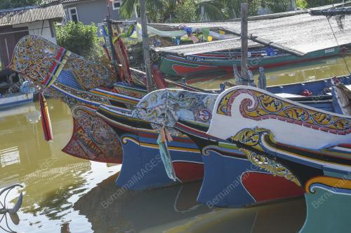 PERAHU KOLEK PANTAI SABAK