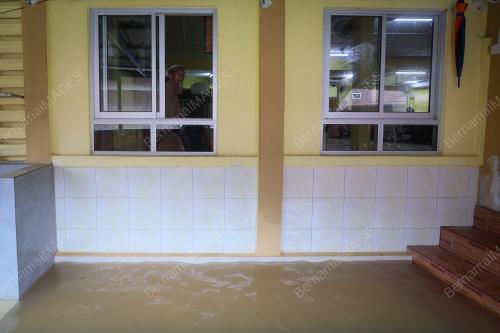 SOLAT JUMAAT KETIKA BANJIR