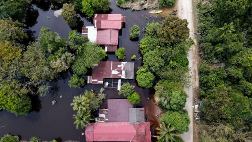 TINJAUAN BANJIR GENANG KAMPUNG TERSANG