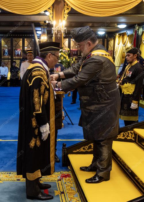 SULTAN MUHAMMAD V